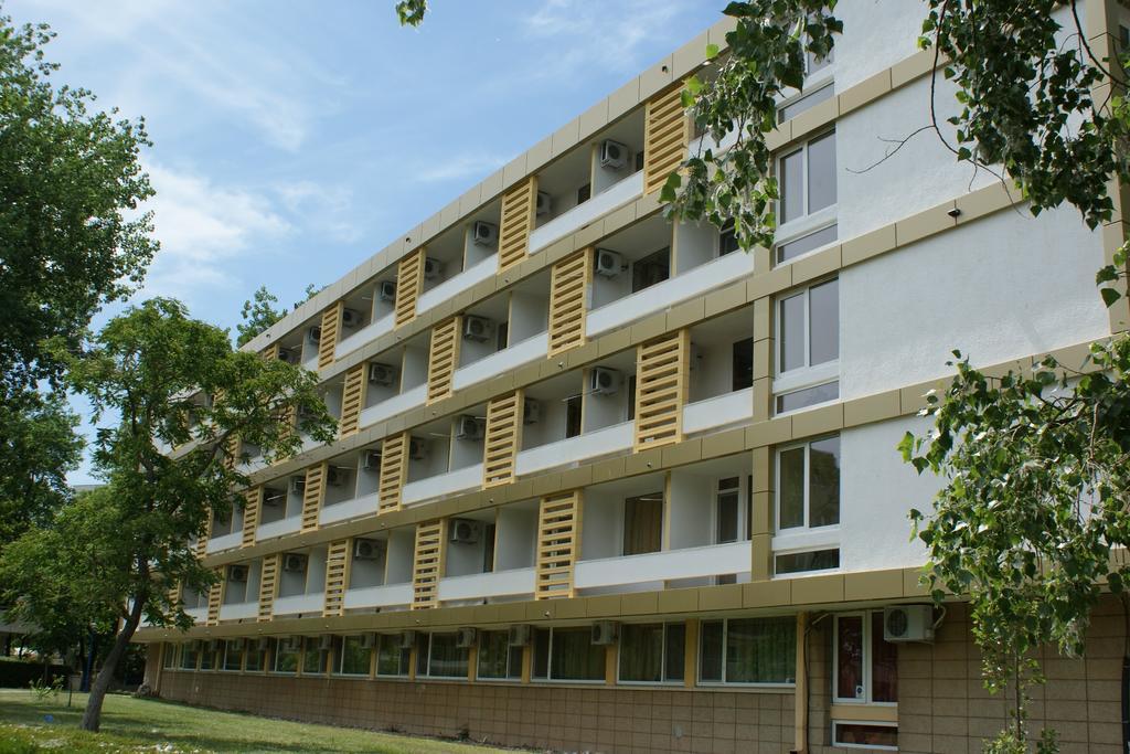 Hotel Pescarus Mamaia Bagian luar foto